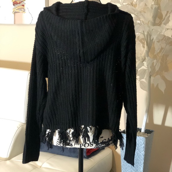 (Large Left) Knit Fringed hoodie - Picture 3 of 5
